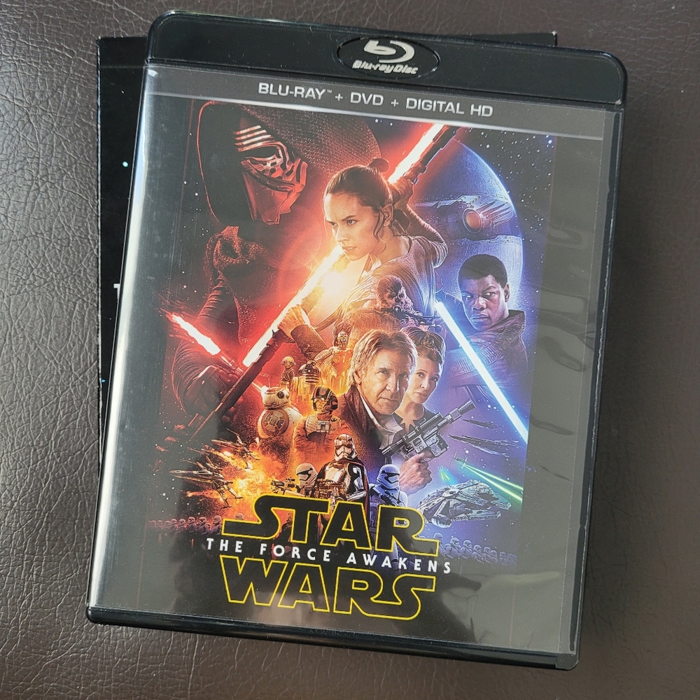 ⭐Star Wars: Force Awakens Blu-ray & DVD⭐